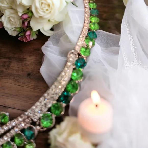 Elegant Green and Silver Jewelry Set - Picture 4 of 6